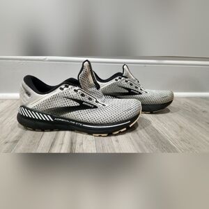 Brooks Women's Adrenaline GTS 22 Running Shoes Size 11B 1203531B135* NO INSOLES*